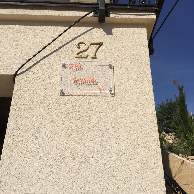 Familia Apartment